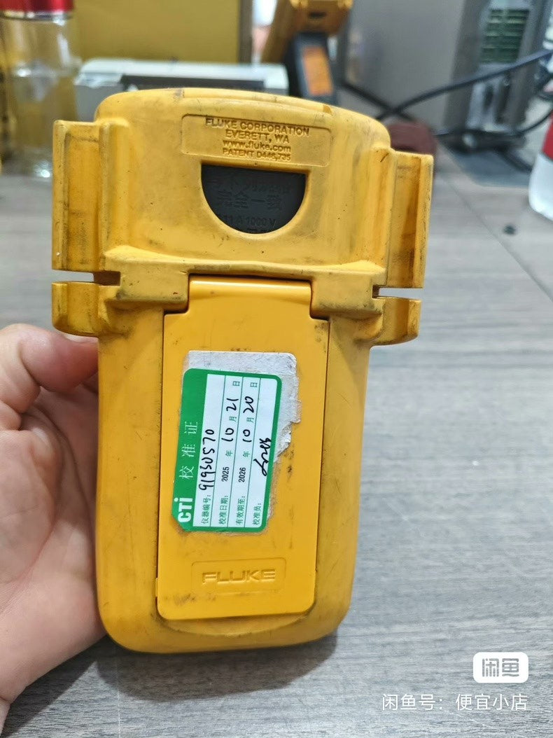New Fluke 111 True RMS Compact Digital Multimeter