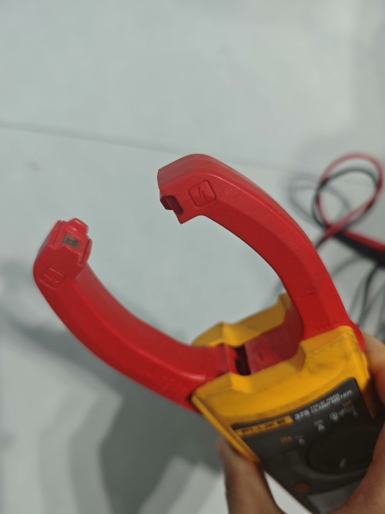 Used Fluke 375 True RMS Clamp Meter 2500A