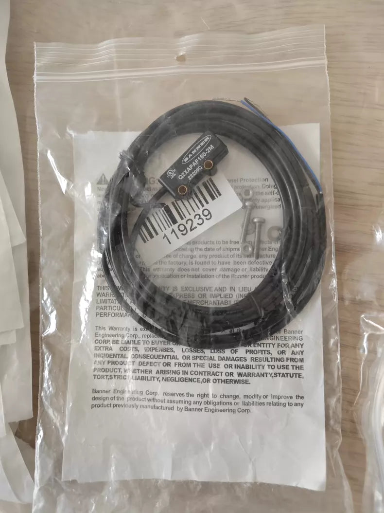 Used Banner Q2XAPAF150-2M 2M Photoelectric Sensor