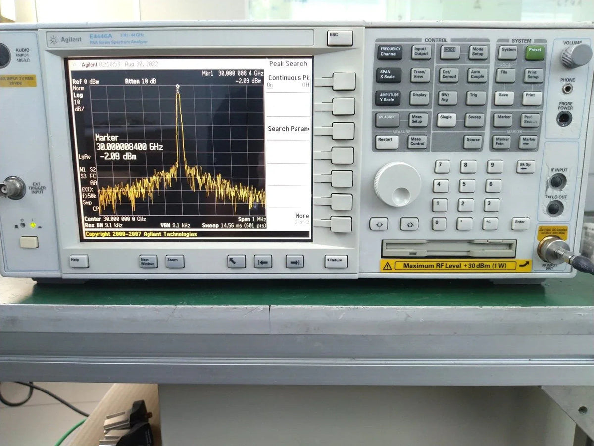 Agilent E4446A 3Hz-44GHz Spectrum Analyzer