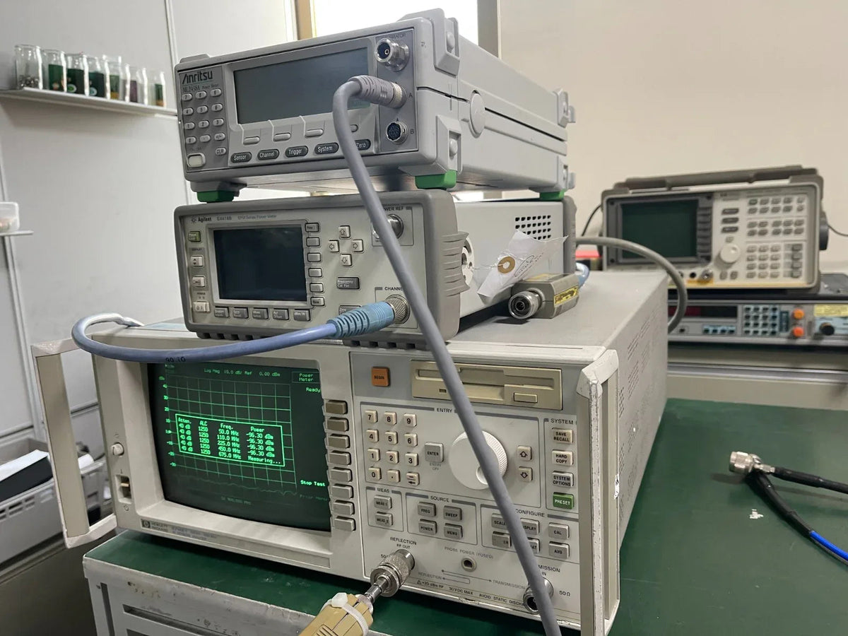 HP Agilent 8714ET 300kHz-3GHz RF Network Analyzer