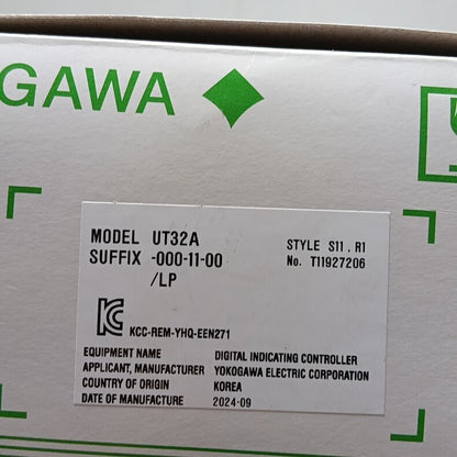 New YOKOGAWA UT32A-000-11-00 Digital Temperature