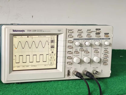 Used Tektronix TDS220 100MHz Oscilloscope