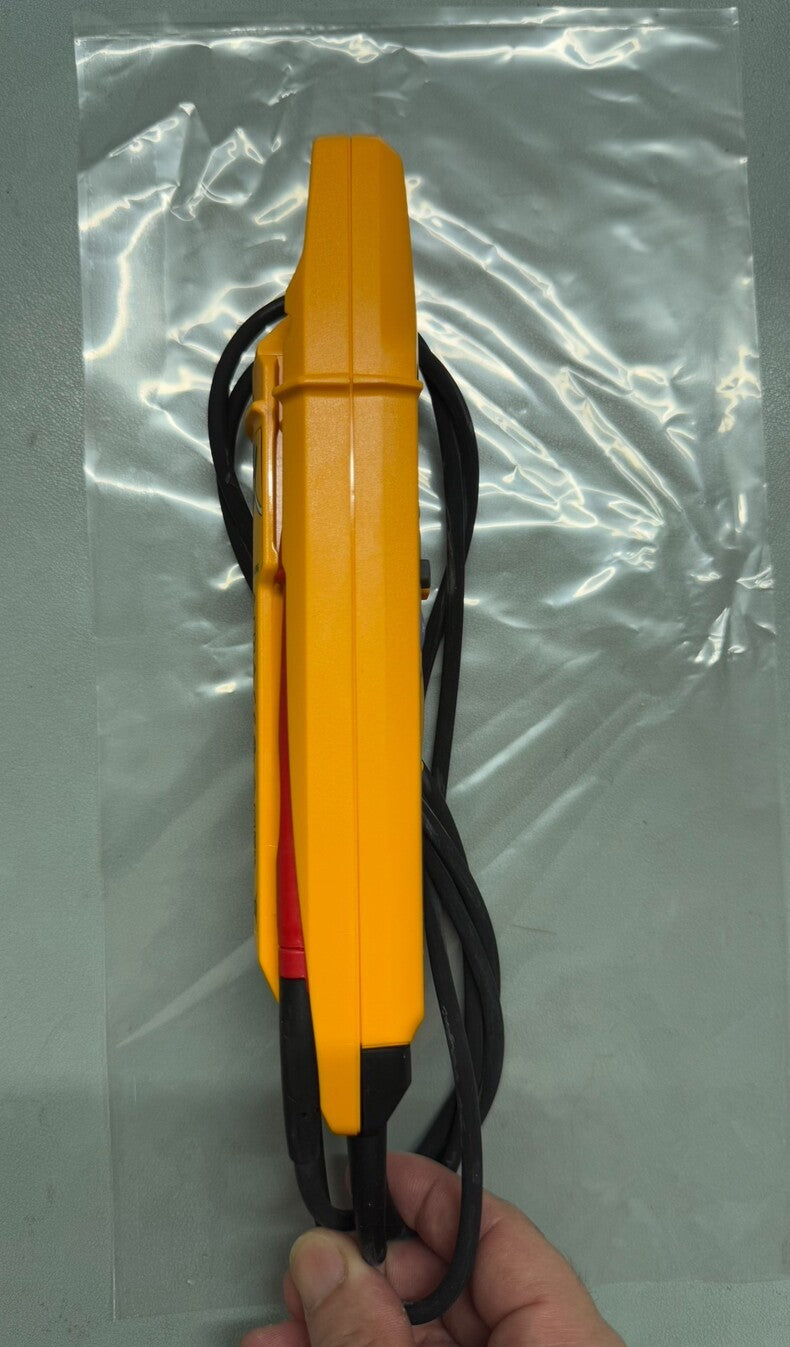 New Fluke T6-1000 PRO 1000V AC/DC Tester