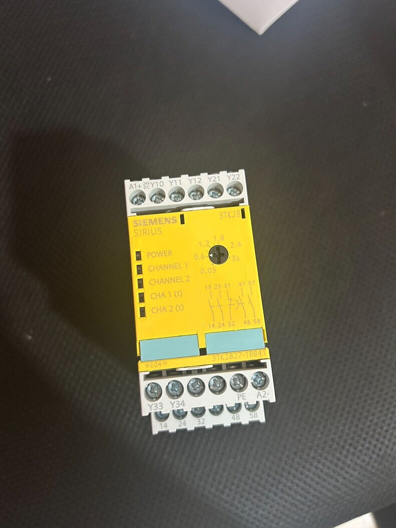 1PC New Siemens 3TK2827-1BB41 SIRIUS Safety Relay 24V DC 45mm Width