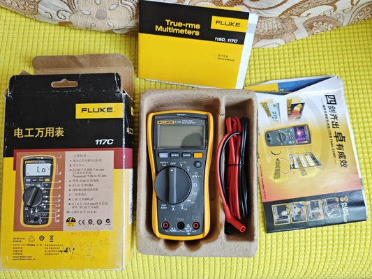 Fluke 117C True-RMS Digital Multimeter Voltage Tester