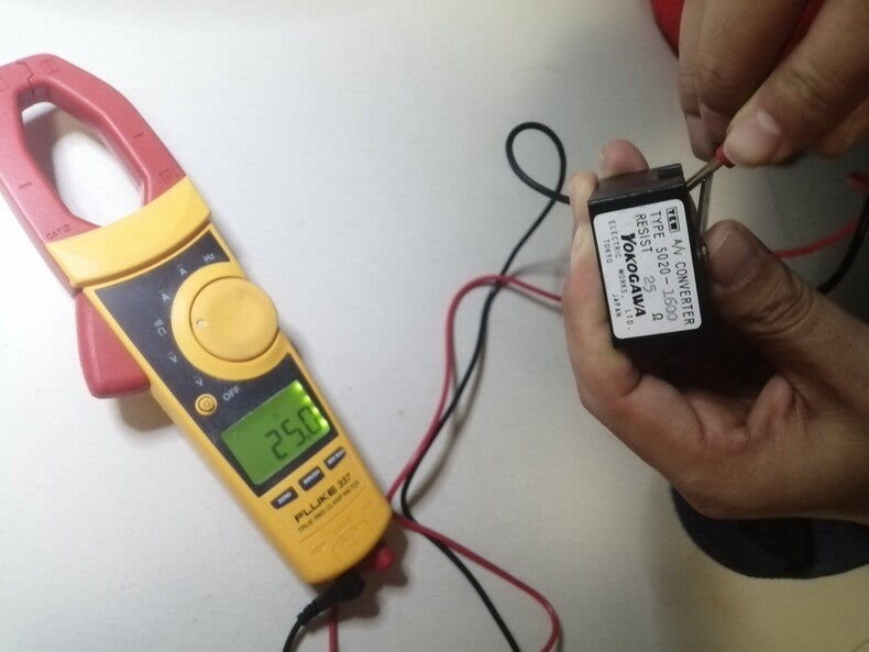 Used Fluke 337 True RMS AC/DC Clamp Meter