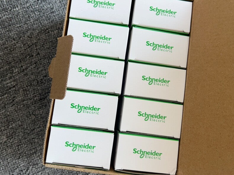New Schneider 33668 MN/UVR 24V Undervoltage Release