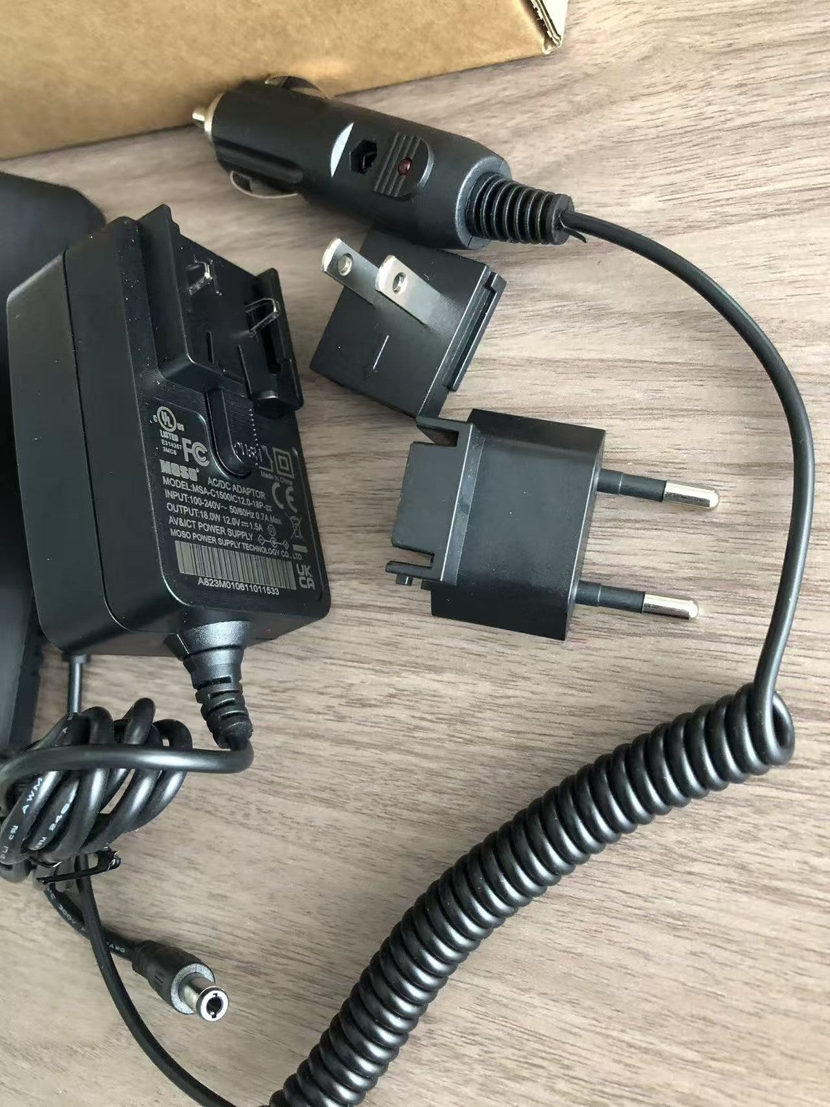 New GKL311 Battery Charger Leica GEB211/212/221/222