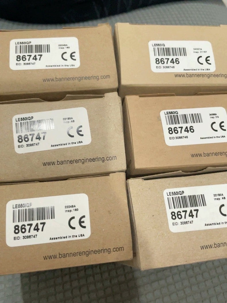 New Banner LE550IQP Laser Displacement Sensor 100-1000mm