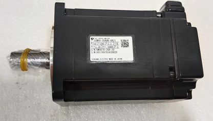 New Yaskawa SGMAV-08ADK-HA21 750W AC Servo Motor 200V 3000RPM