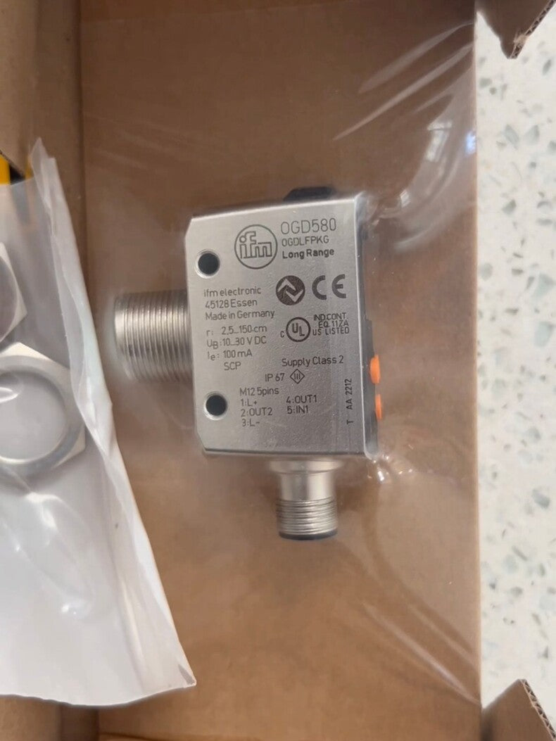 1PC New IFM OGD580 Efector Diffuse Reflection Distance Photoelectric Sensor
