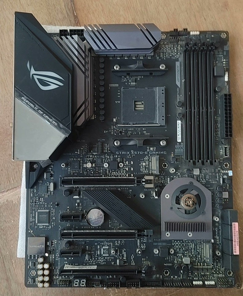 Used ASUS ROG STRIX X570-E AM4 ATX WiFi 6E Board