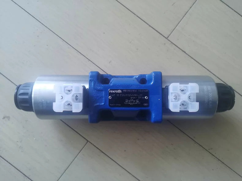 New Rexroth 4WE10E50 24V Solenoid Valve