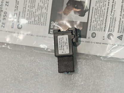 1PC New Stubbe ZE951 NO ASV Limit Reed Switch 230VAC 0.5A