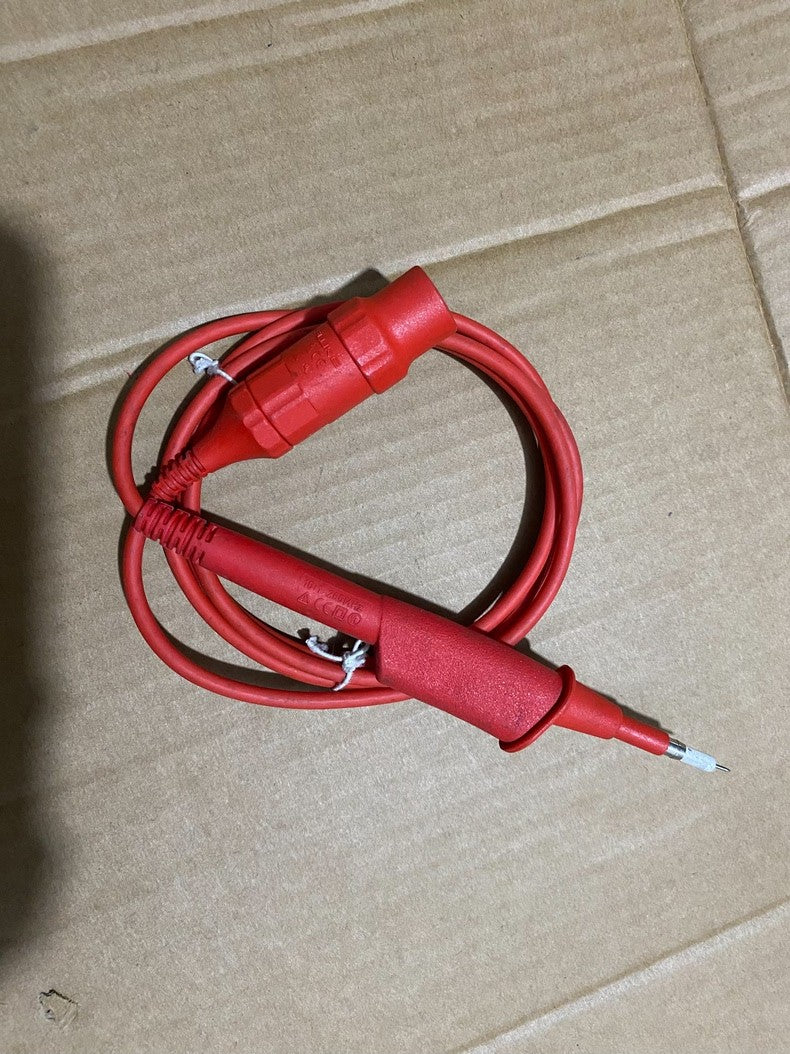 Used FLUKE VP210 Red 200MHz Voltage Probe Test Lead Set