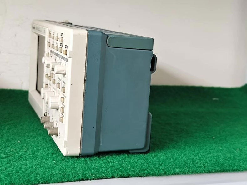 Used Tektronix TDS220 100MHz Oscilloscope