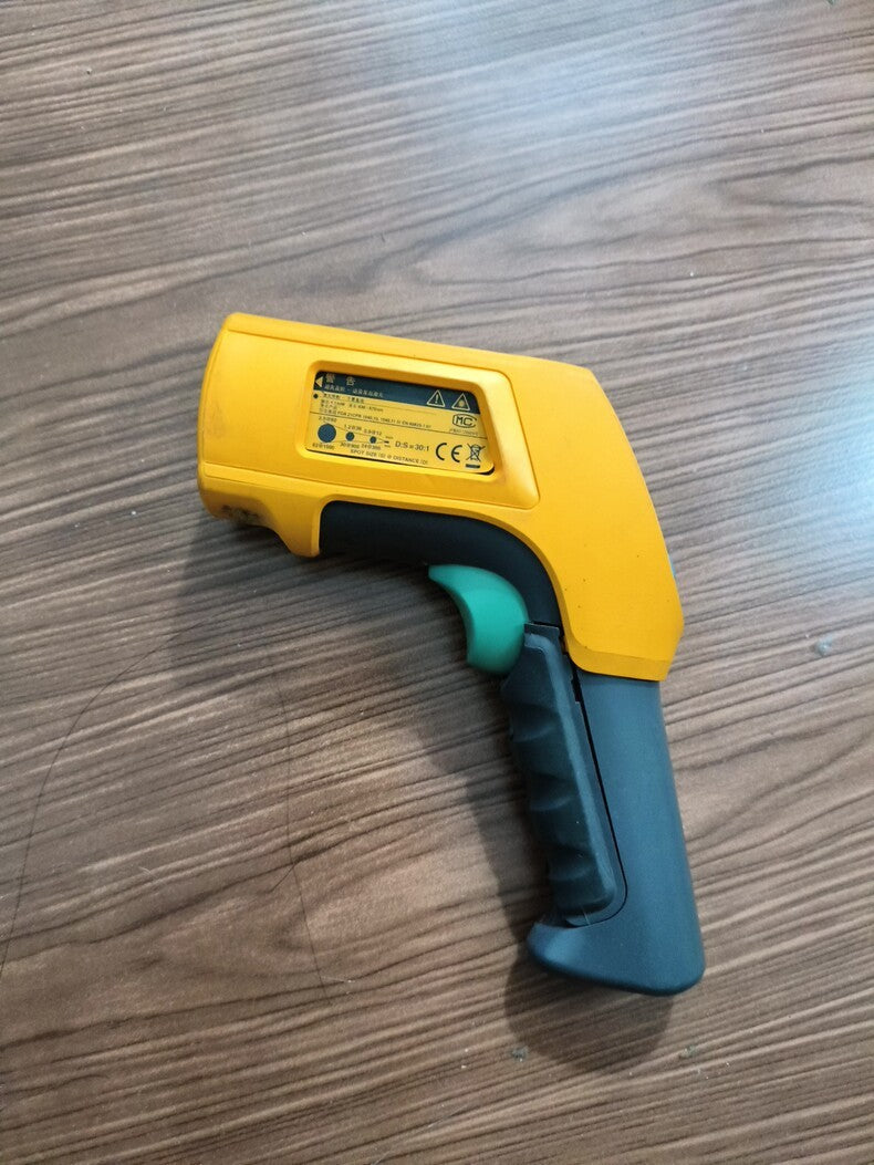 Used Fluke 566 Contact & Infrared Temperature Tester