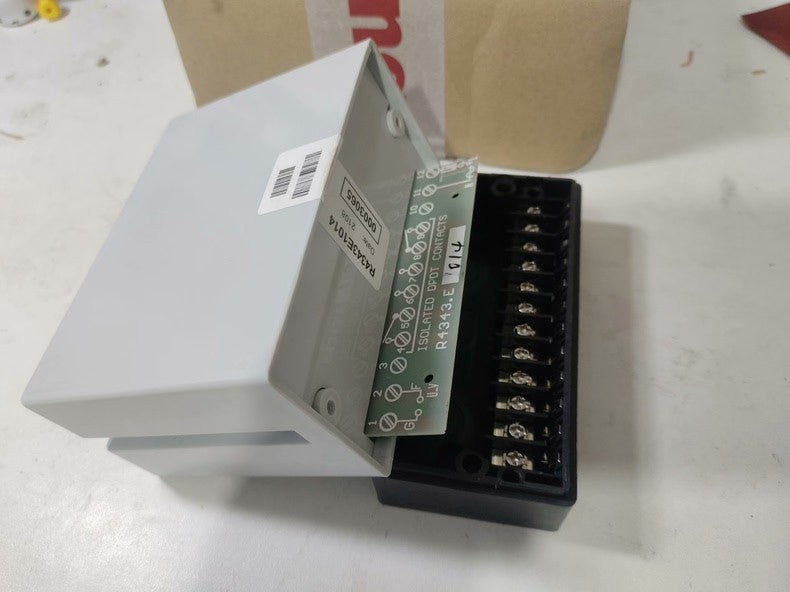 Honeywell R4343E1014 230VAC Flame Controller Relay