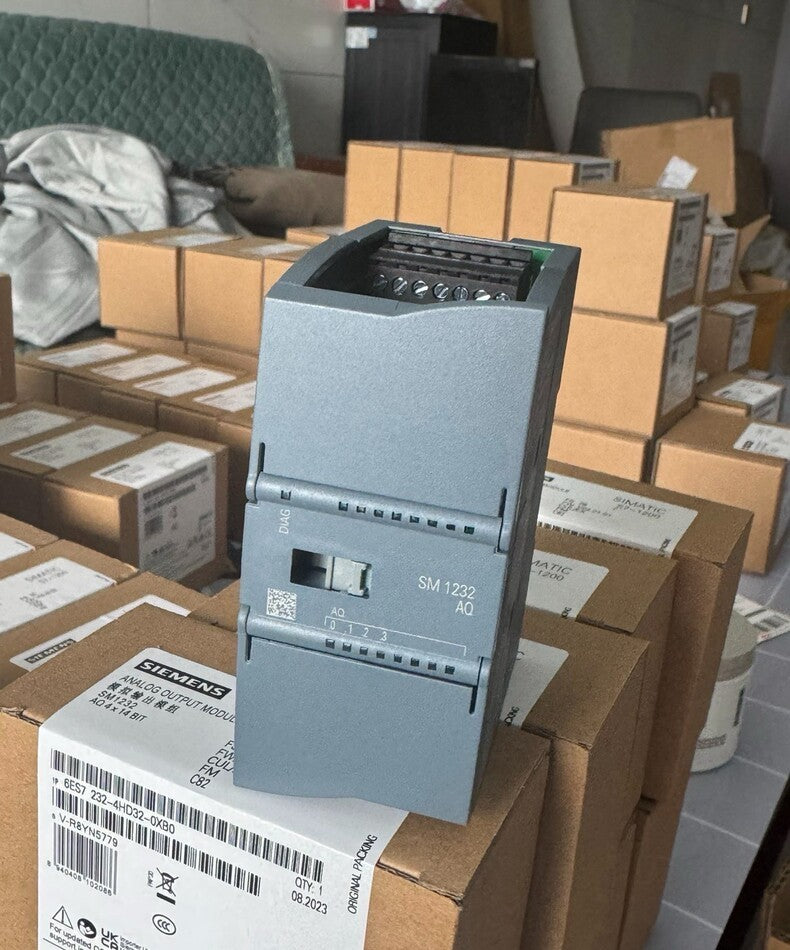 Siemens 6ES7232-4HD32-0XB0 4-Channel Analog Output