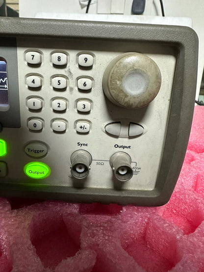 Used Agilent 33220A 20MHz Function Generator