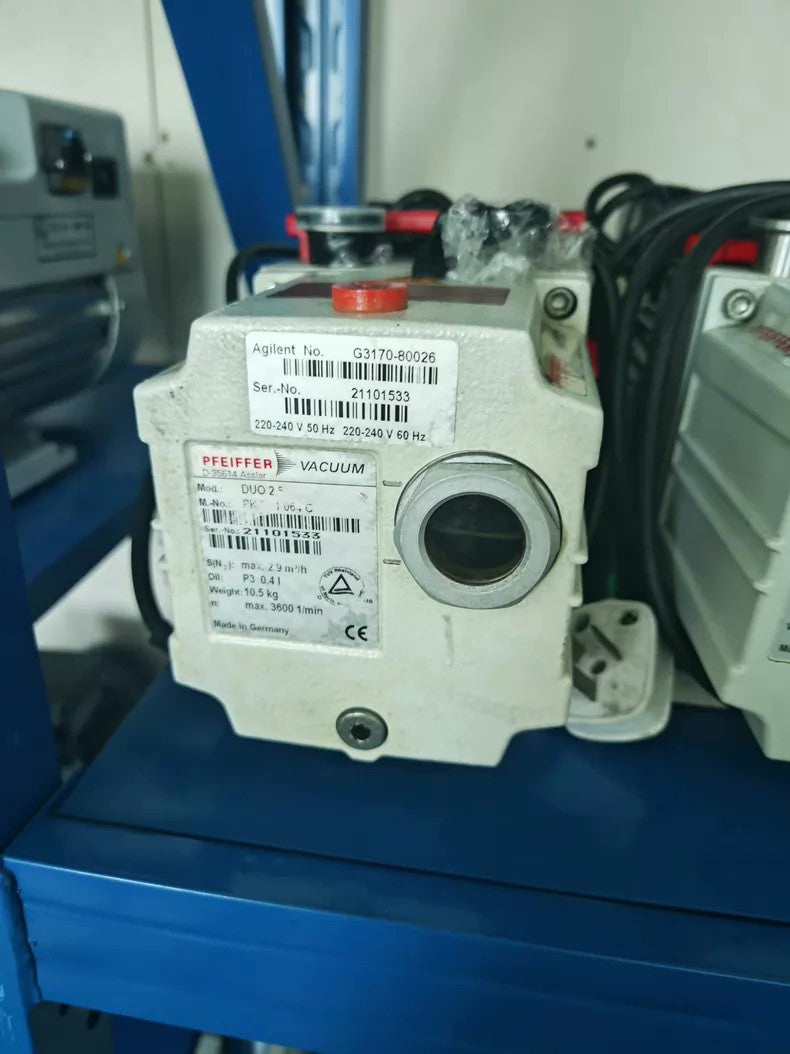 New Pfeiffer DUO 2.5 Rotary Vane Vacuum Pump