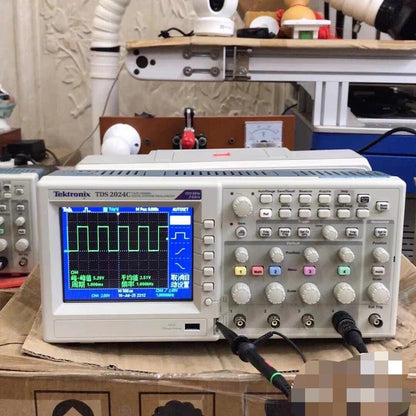 Used Tektronix TDS2024C Digital Oscilloscope 200MHz 4CH