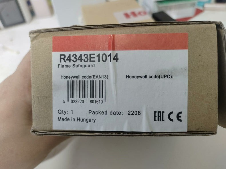 Honeywell R4343E1014 230VAC Flame Controller Relay