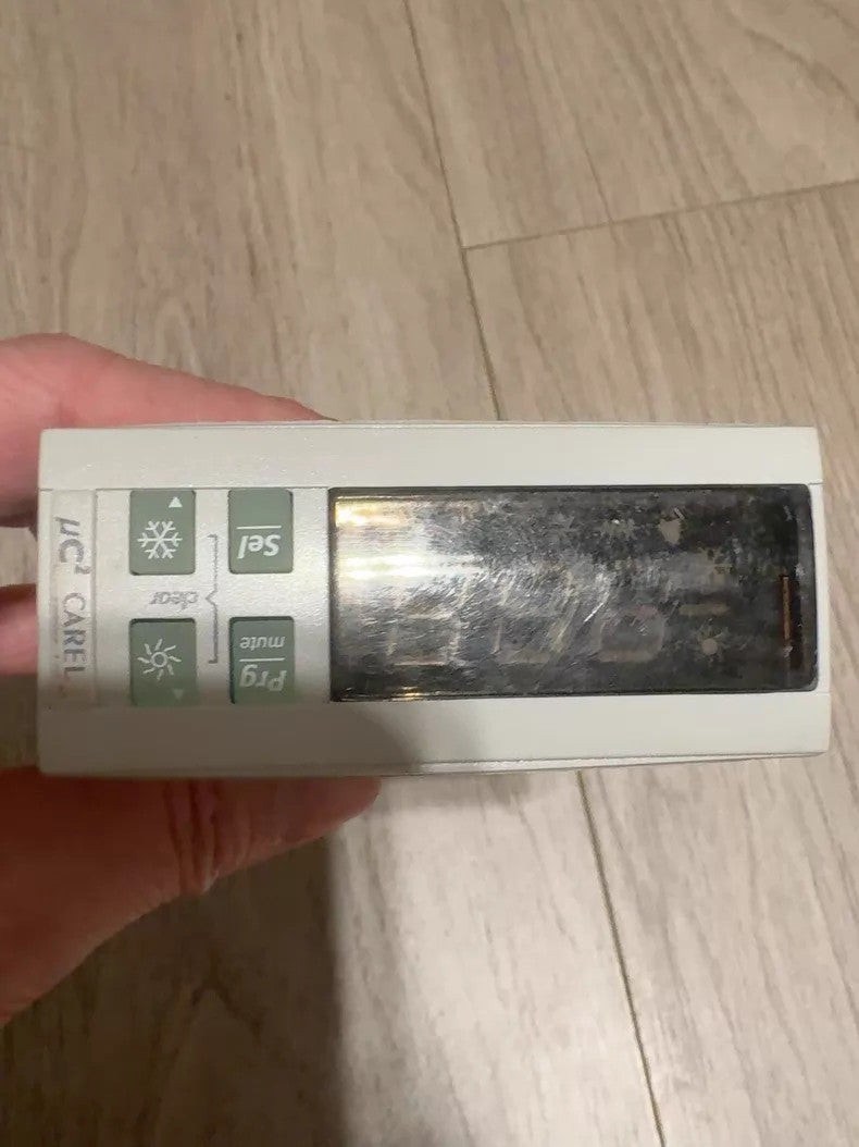 Used CAREL MCH2000000 Chiller Temperature Controller
