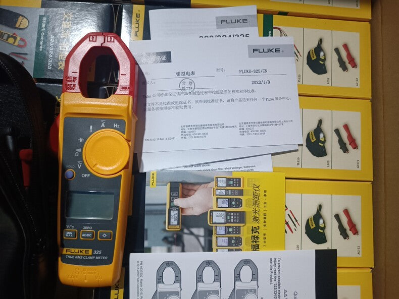 New Fluke 325 True RMS Clamp Meter AC DC Voltage