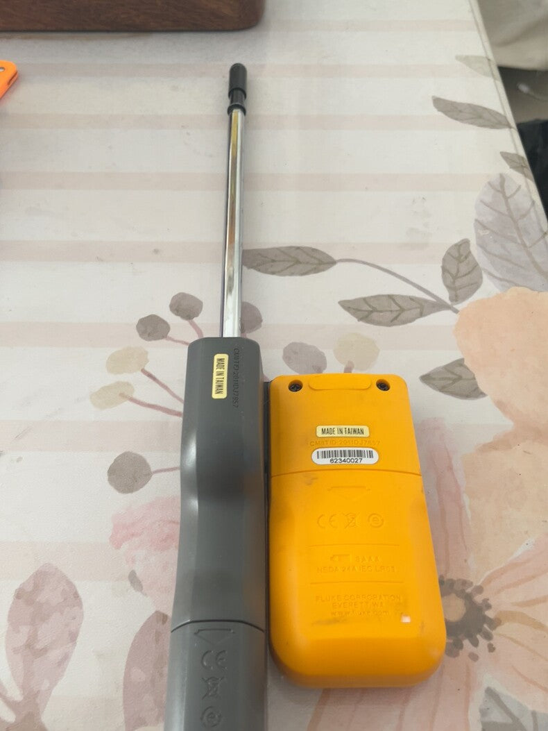 Used Fluke 923 Handheld Hotwire Anemometer