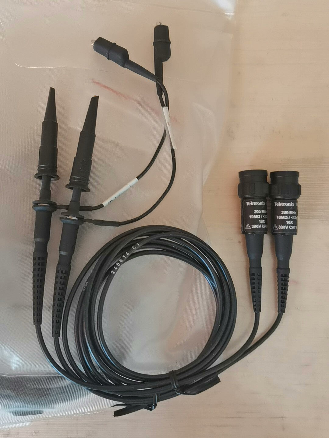 New Tektronix TPP0201 200MHz Passive Probe
