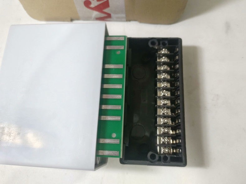 Honeywell R4343E1014 230VAC Flame Controller Relay