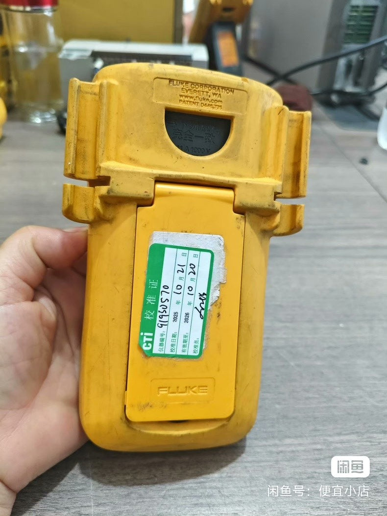 New Fluke 111 True RMS Compact Digital Multimeter