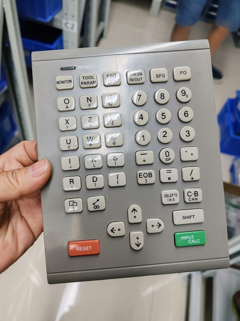 1PC New MITSUBISHI KS-4MB913A CNC Keypad M64/M520 Operator Panel