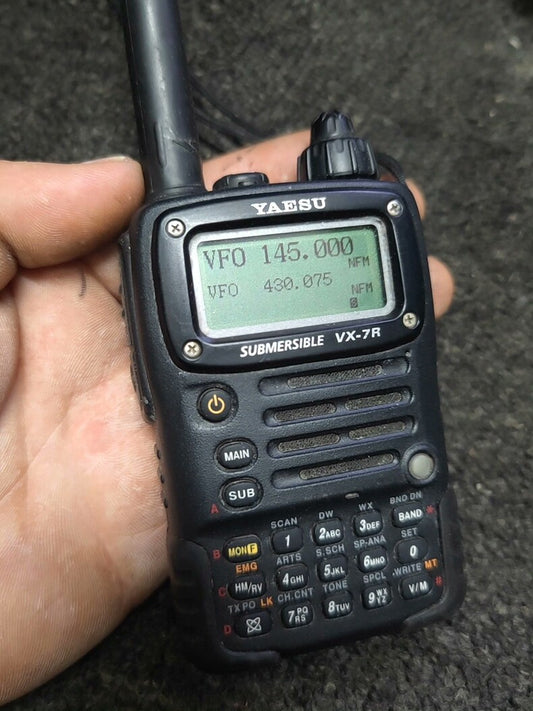 1PC Used Yaesu VX-7R Walkie Talkie with Battery Antenna & Charging Cable