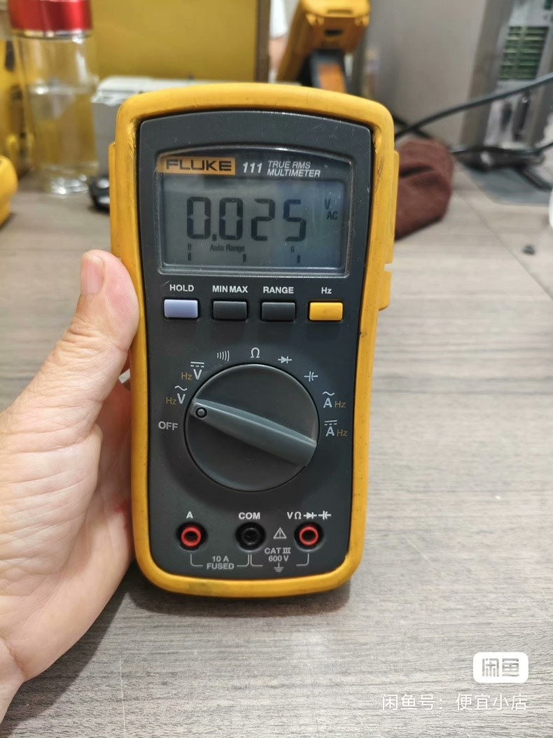 New Fluke 111 True RMS Compact Digital Multimeter
