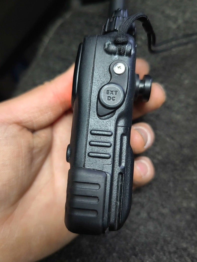1PC Used Yaesu VX-7R Walkie Talkie with Battery Antenna & Charging Cable