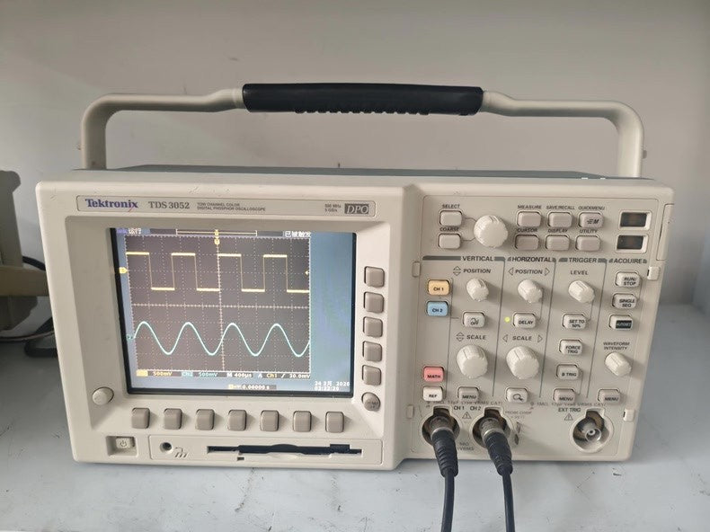 Used Tektronix TDS3052B 500MHz 5GS/s Digital Oscilloscope