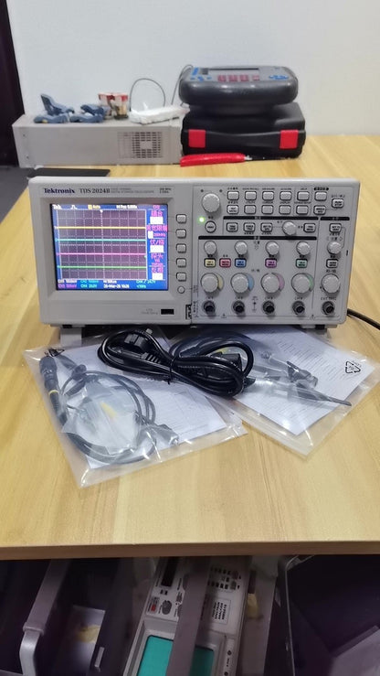 Used Tektronix TDS2024B 200MHz 4-Ch Oscilloscope