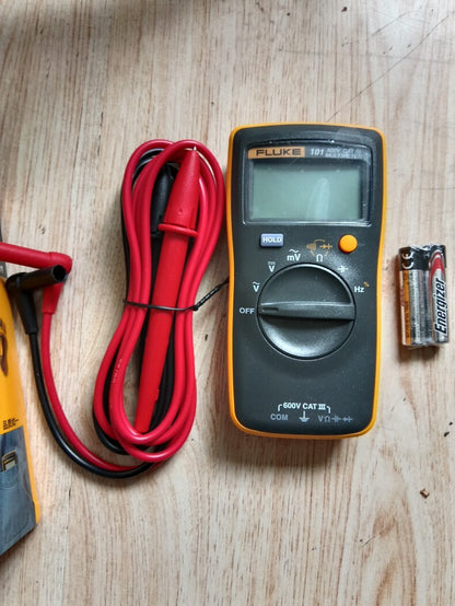 Fluke 101 Portable Digital Multimeter 600V