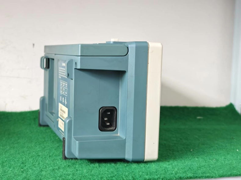Used Tektronix TDS220 100MHz Oscilloscope