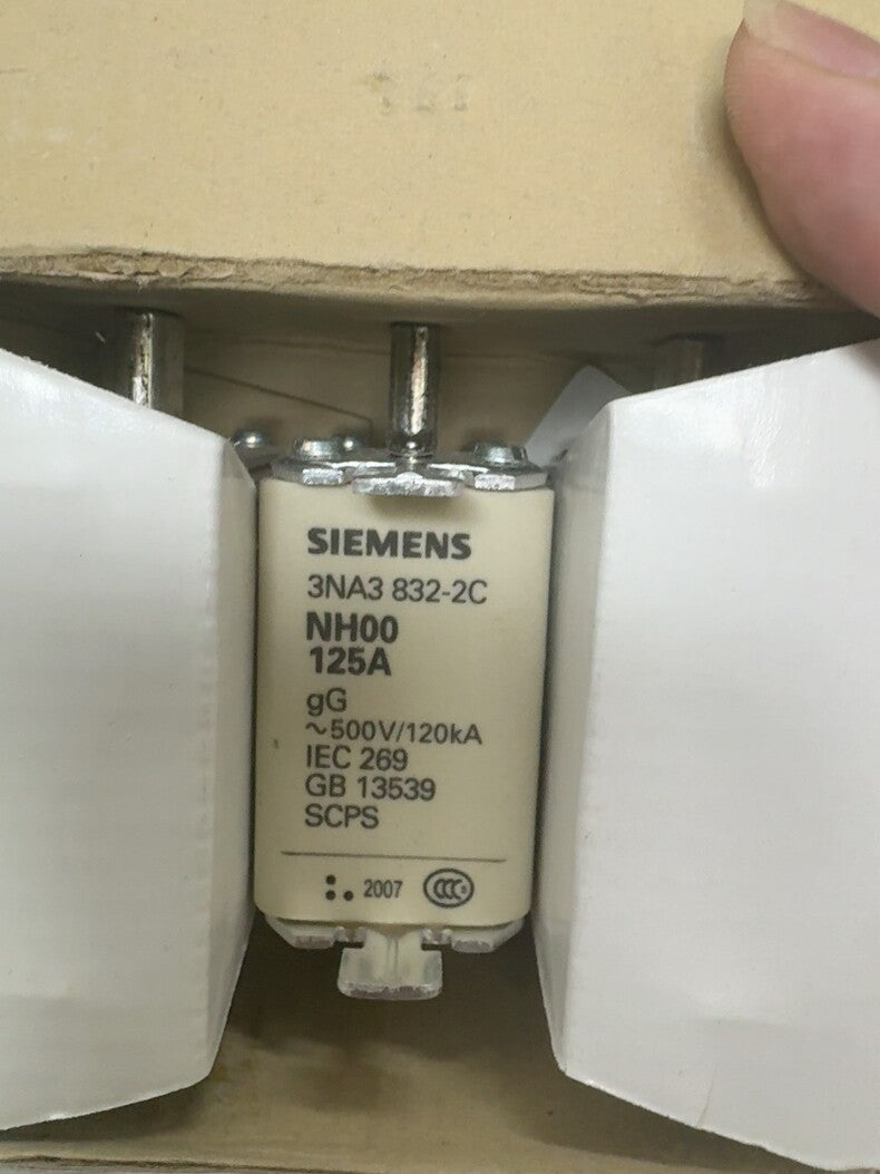 Siemens 3NA3832-2C High Breaking Capacity Fuse Link