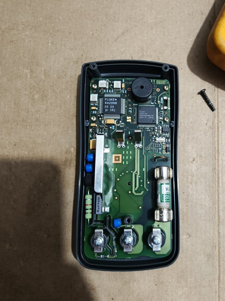 Used Fluke 112 True RMS Handheld Digital Multimeter