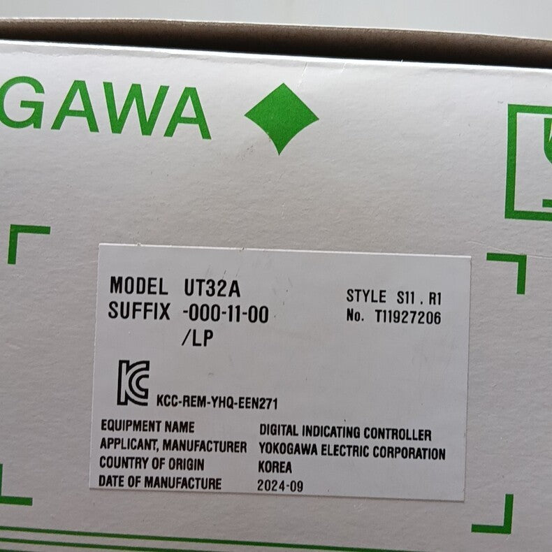 New YOKOGAWA UT32A Digital Temperature Controller