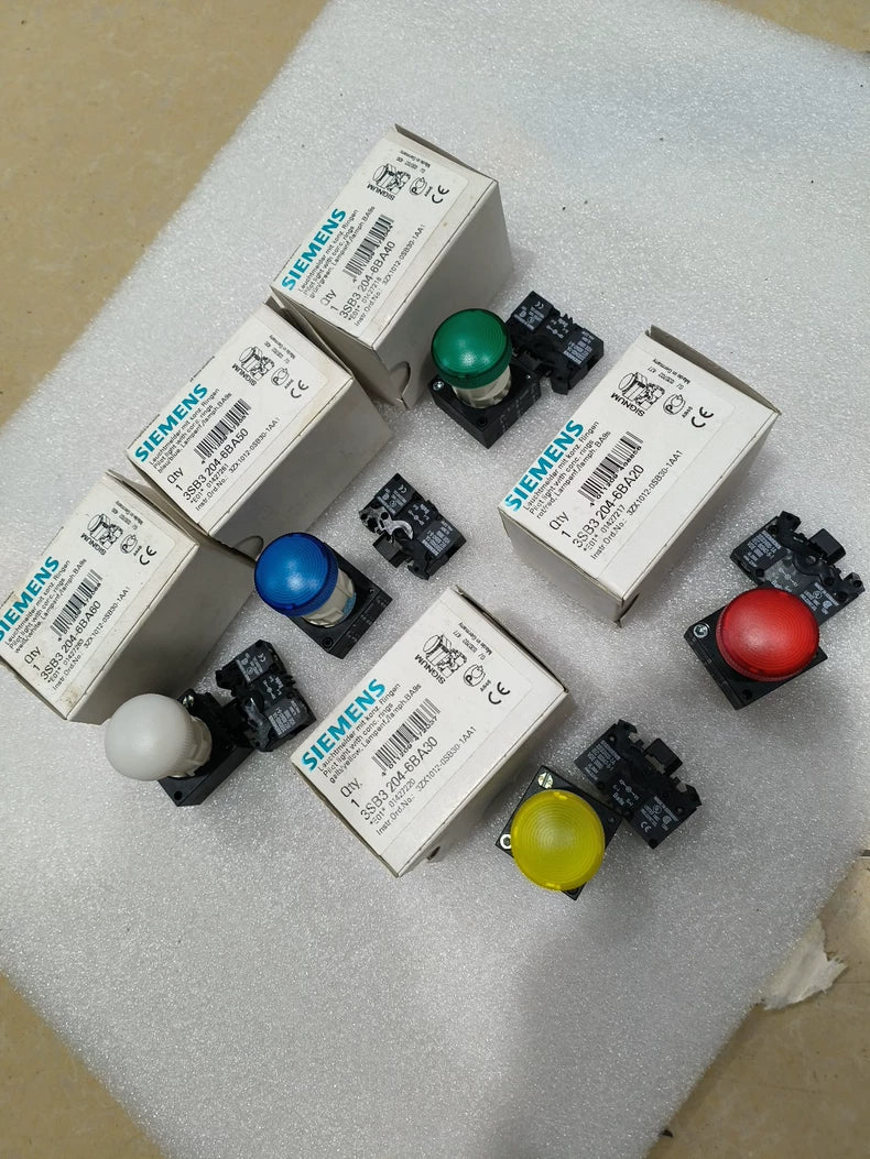 Used 3SB3204-6BA40 Pushbutton Station