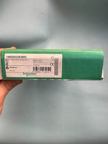 Used Schneider 140DDO35300C Digital Output Module