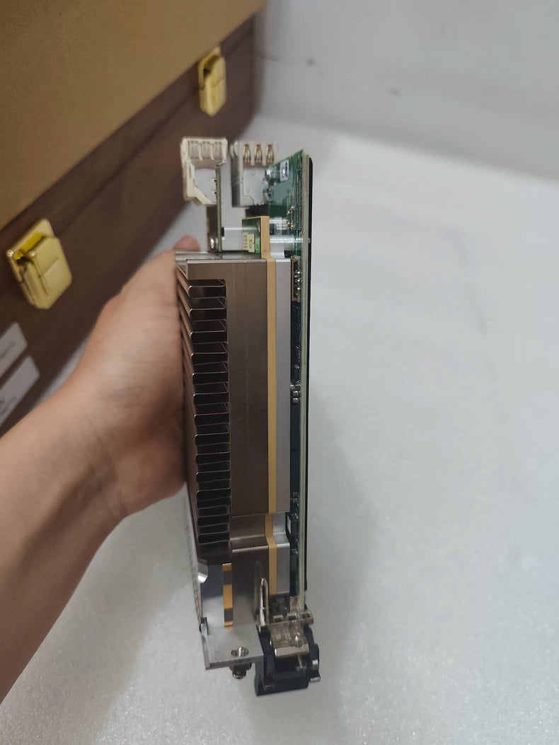 Keysight M9305A Upconverter