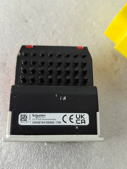 Used Schneider VW3E704000000 Drive Module