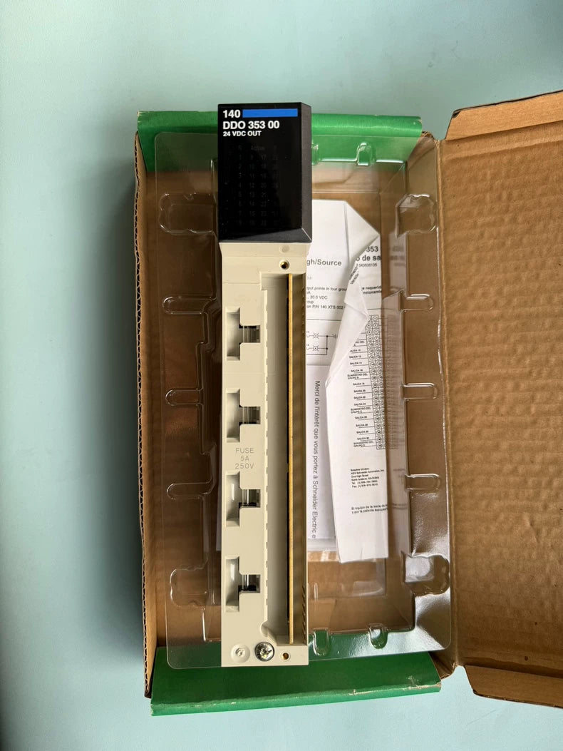 Used Schneider 140DDO35300C Digital Output Module
